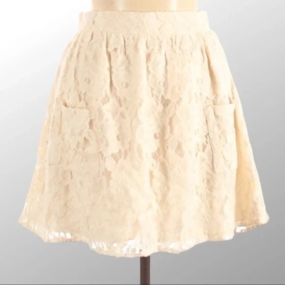 Forever 21 Cream Floral Lace Mini Skirt High Waist Pockets Ivory L